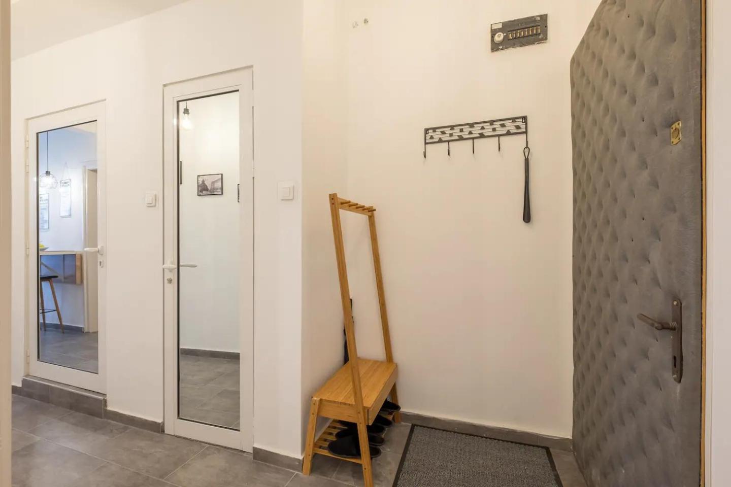 Stay And Play - Foosball And Comfort Sofia Esterno foto